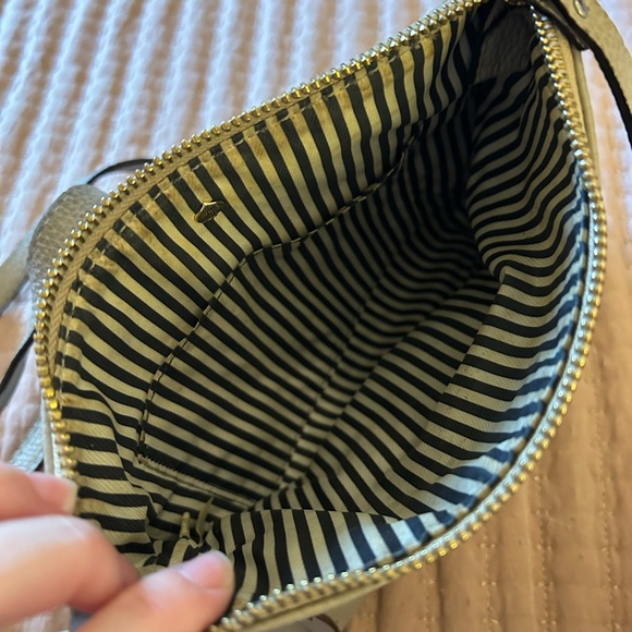 ♠️ Kate Spade ♠️ Leather Crossbody Bag - Picture 7 of 13